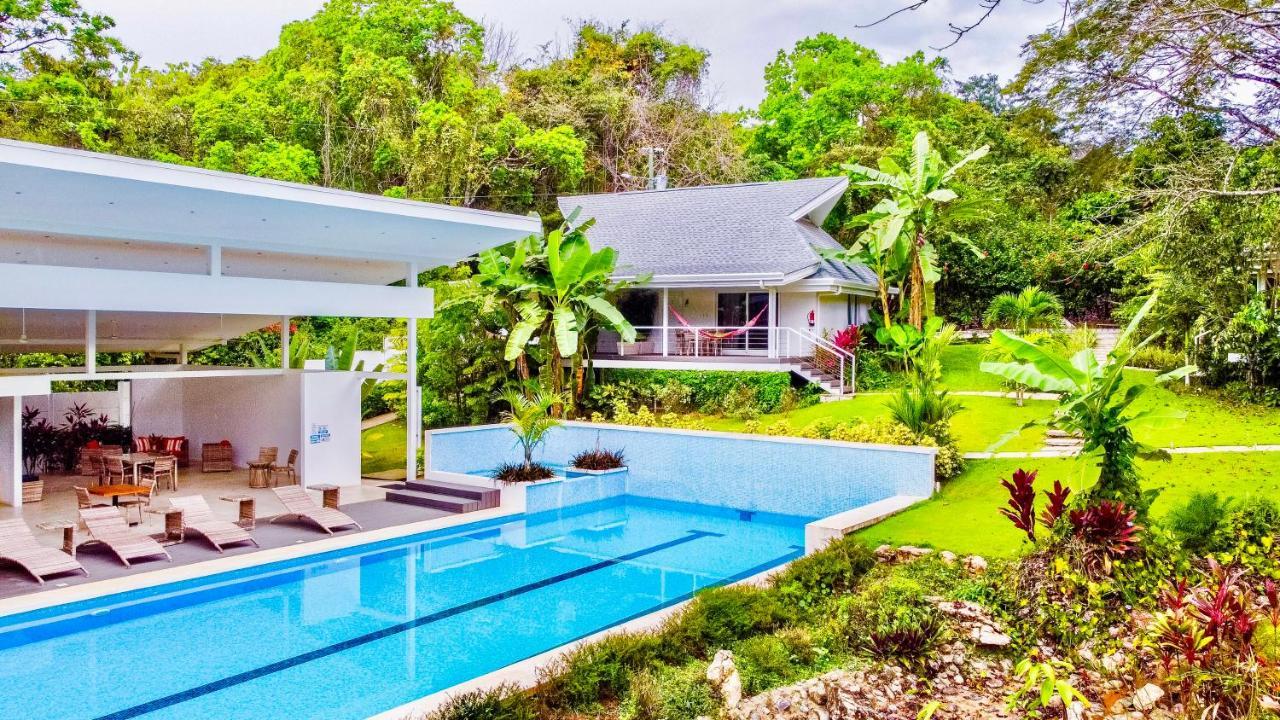 Aves Hotel Montezuma Bagian luar foto
