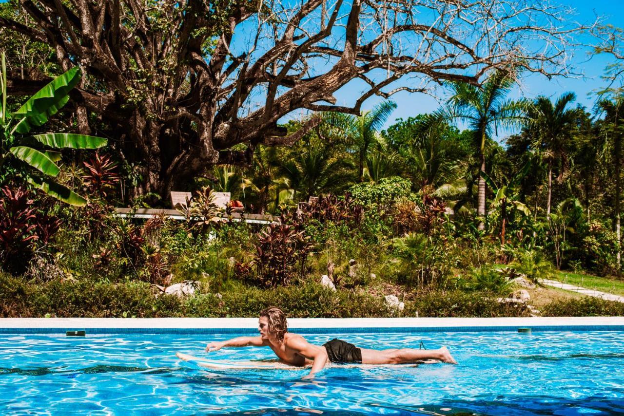 Aves Hotel Montezuma Bagian luar foto