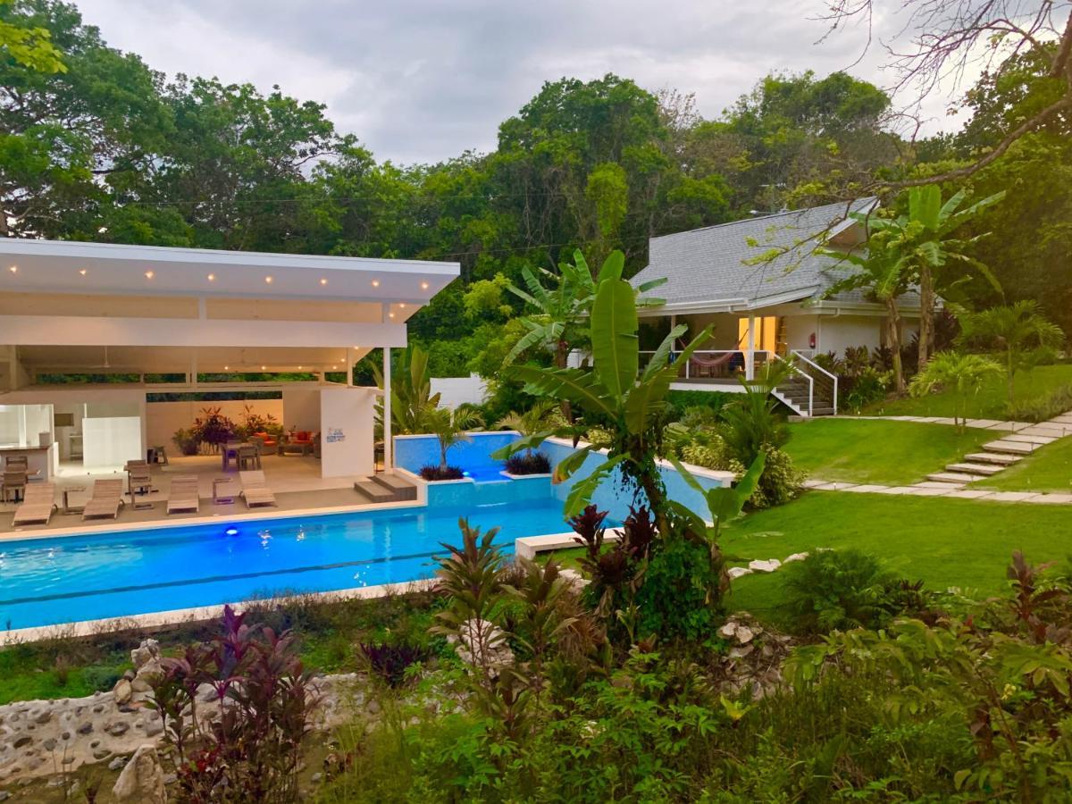 Aves Hotel Montezuma Bagian luar foto