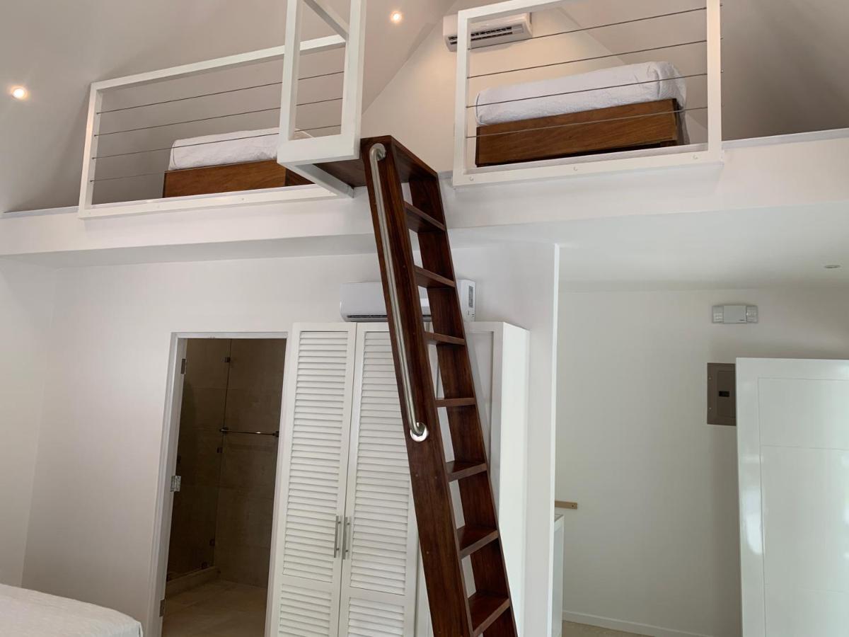 Aves Hotel Montezuma Bagian luar foto